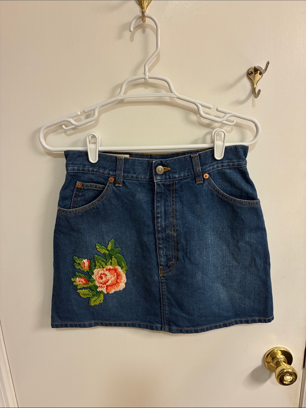 Gucci Dark Blue Denim Mini Skirt with Embroidered Rose Sz 42 (US Sz 6)